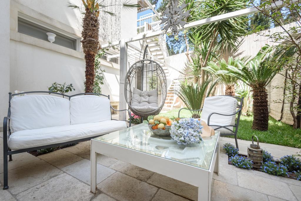 Bed and Breakfast Palazzo Dei Dondoli Lecce Exterior foto